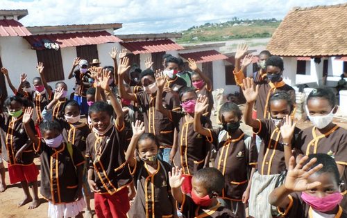 enfants-classe-primaire-madagascar