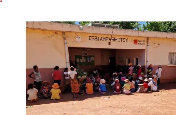 attente au centre de santé pour le planning familial