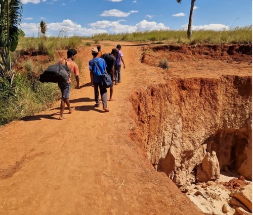 piste madagascar avec lavaka